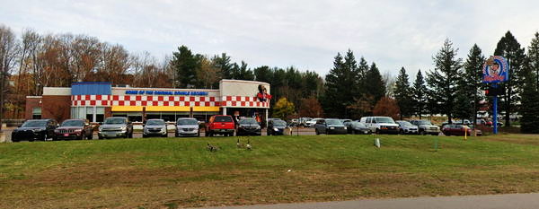 Big Boy Restaurants (Elias Brothers, Elias Bros) - Marquette - 1950 Us-41 W (newer photo)